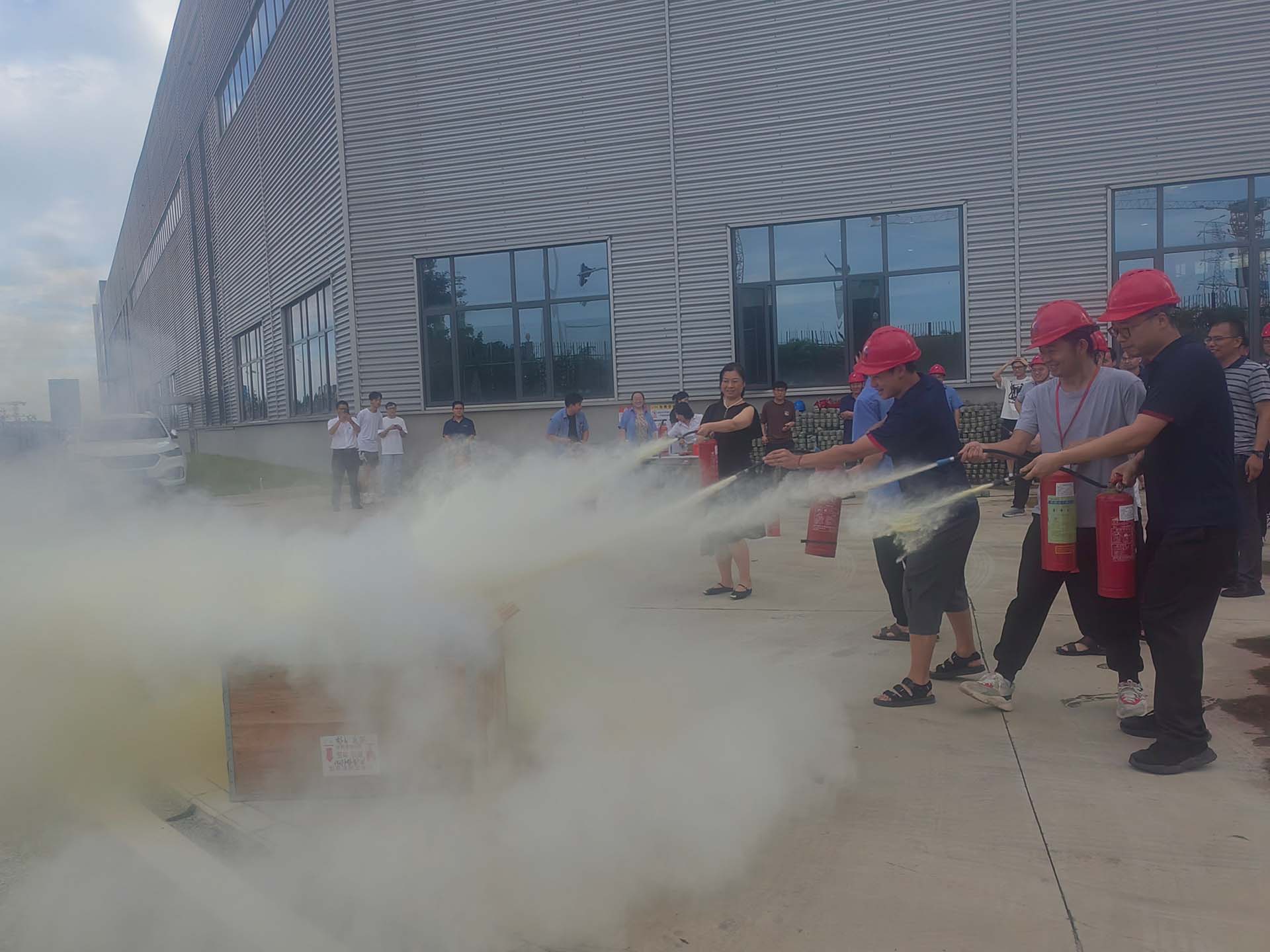 金年会 Laser held a fire safety education activity to build a solid safety line